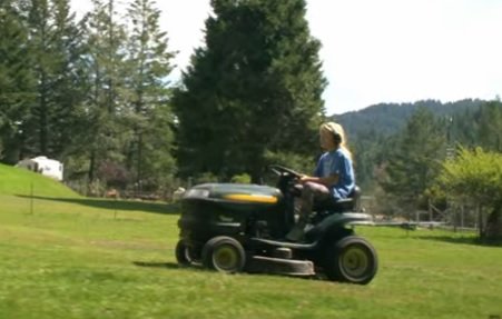 Riding lawn mower